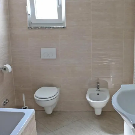 度假居 Dante By Interhome *